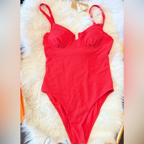 Berlook Contrast Trim Knotted One-Piece Swimsuit - Picture 7 of 8